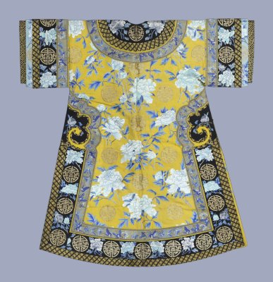 图片[2]-Bright Yellow Silk Embroidered Peony Flat Gold Tuan Shou Single Cloak-China Archive